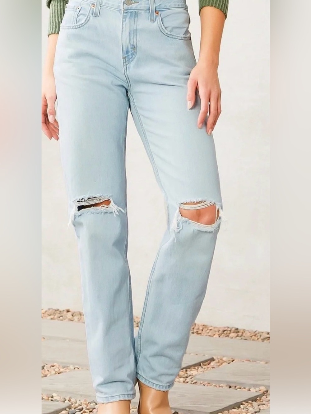 Levi’s Low Pro Straight light wash jeans women’s size 25 distressed